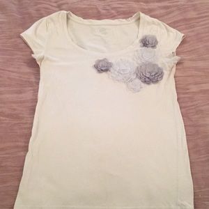 Beige top with gray accent flowers by loft
